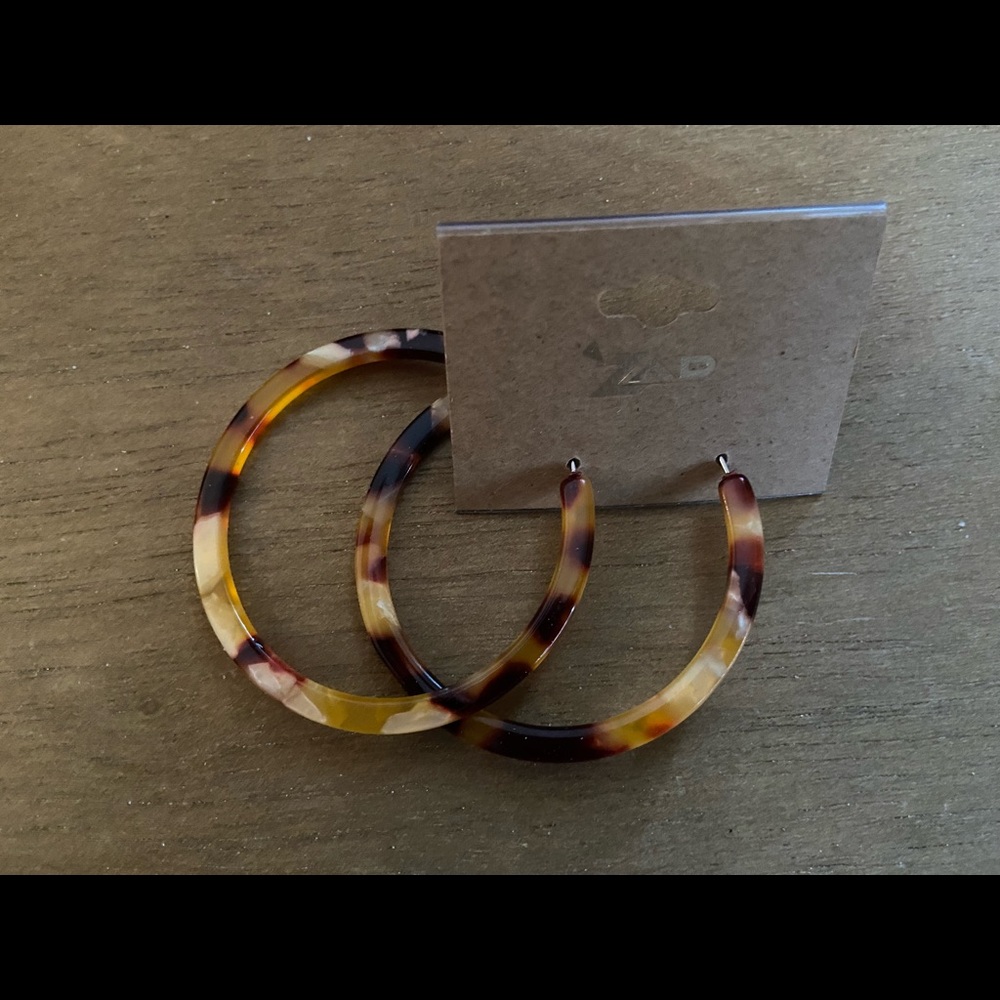 Tortoiseshell hoop earrings